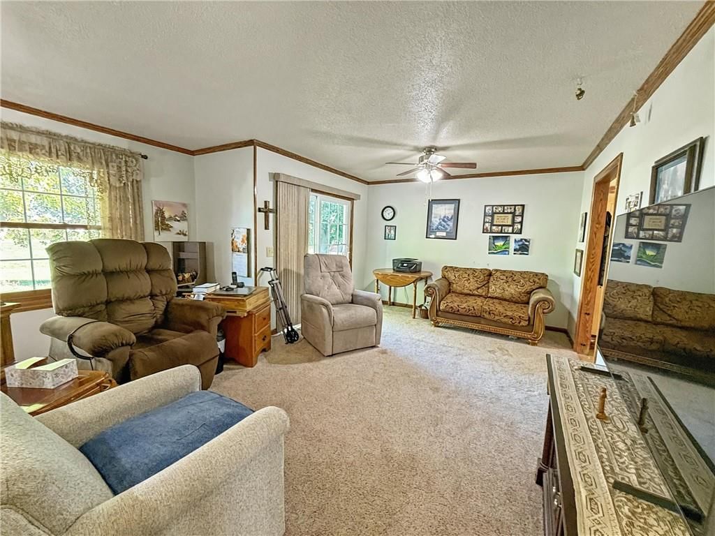 1251 E Crestview Drive — photo 11