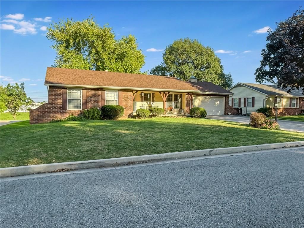 1251 E Crestview Drive — photo 17