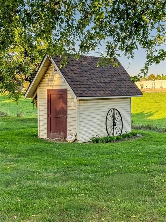 1251 E Crestview Drive — photo 23