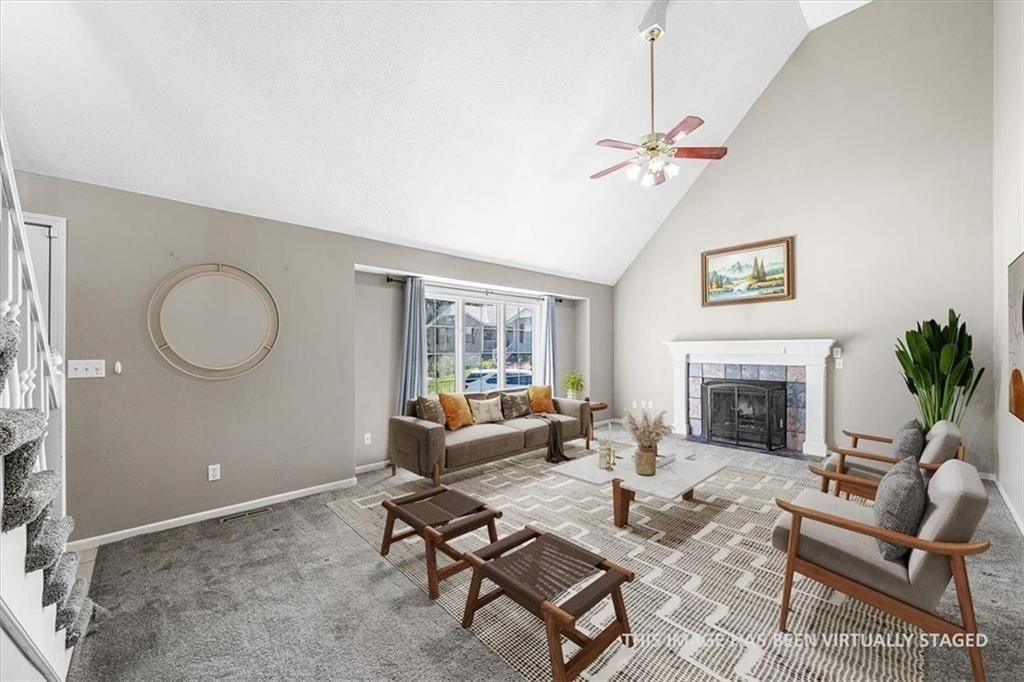 701 NE Hunters Circle, Blue Springs, MO