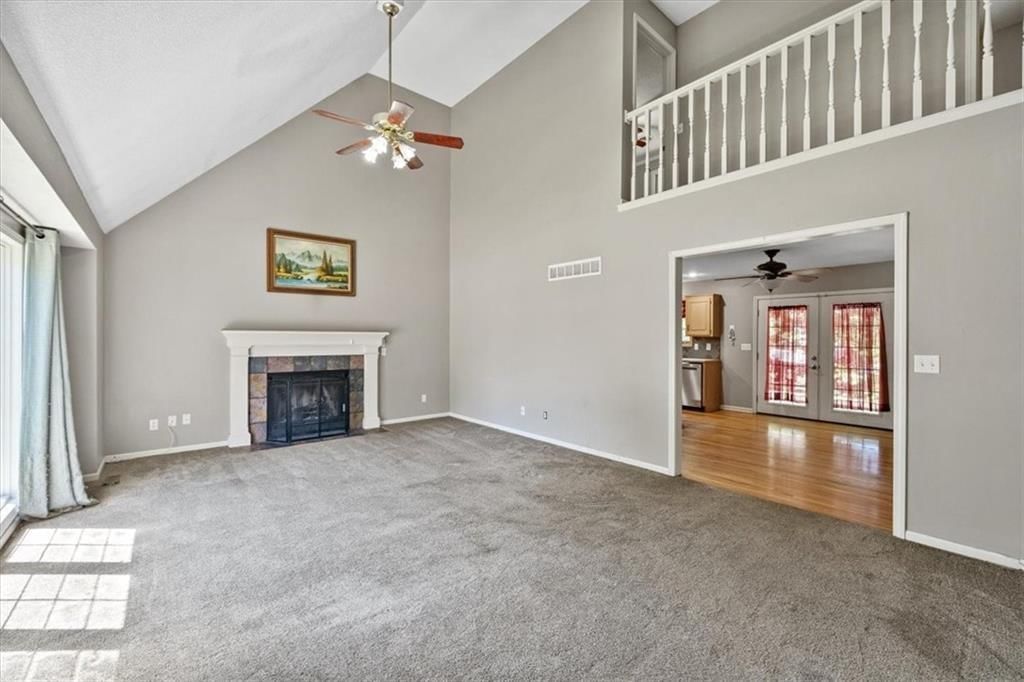 701 NE Hunters Circle — photo 3