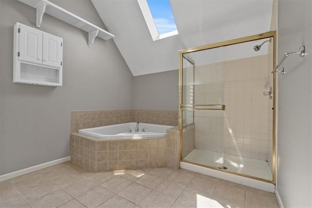 701 NE Hunters Circle — photo 7