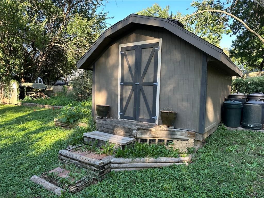 3422 Jardine Terrace — photo 38