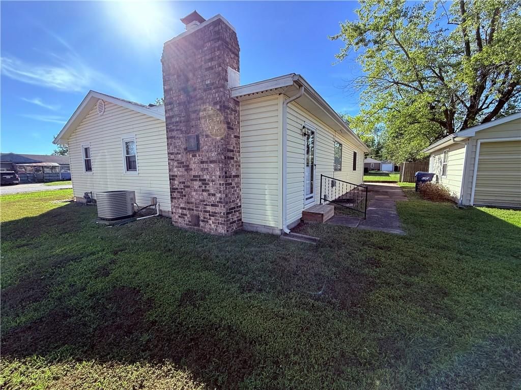 609 Summit Drive — photo 3