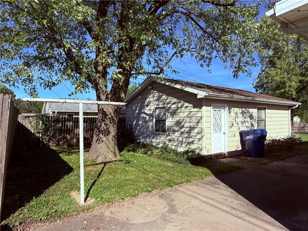 609 Summit Drive — photo 5