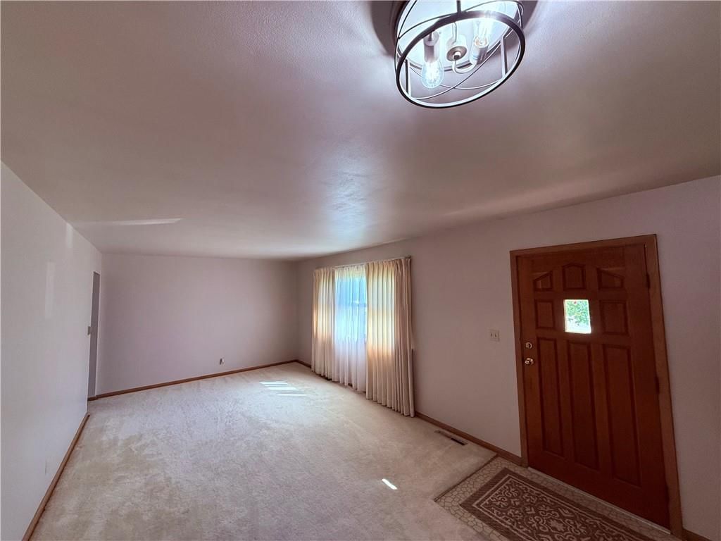 609 Summit Drive — photo 10