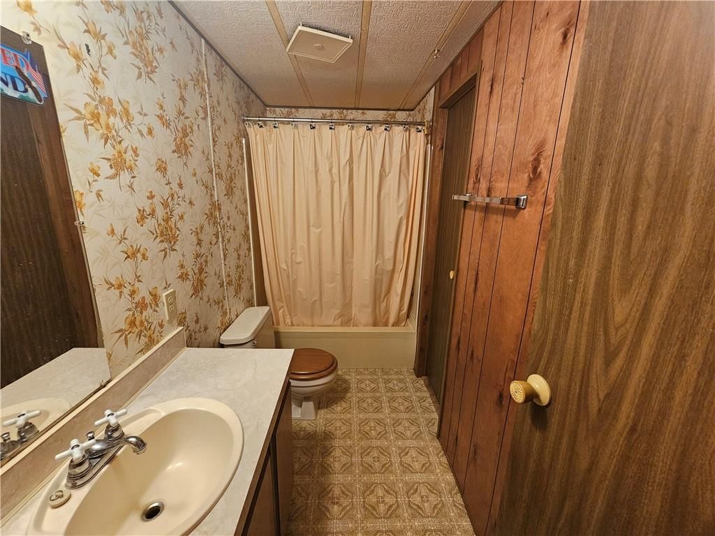 406 S Summer Street — photo 16