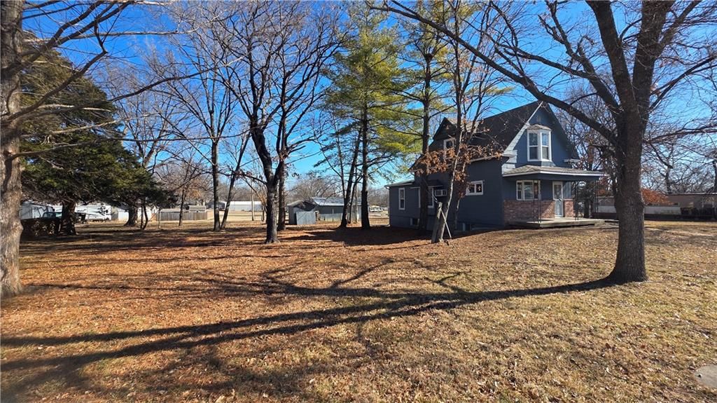 325 Monroe Street — photo 3