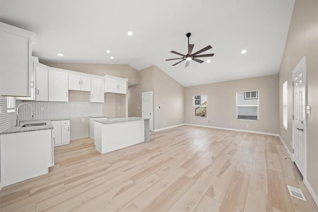 1013 Armstrong Avenue — photo 6