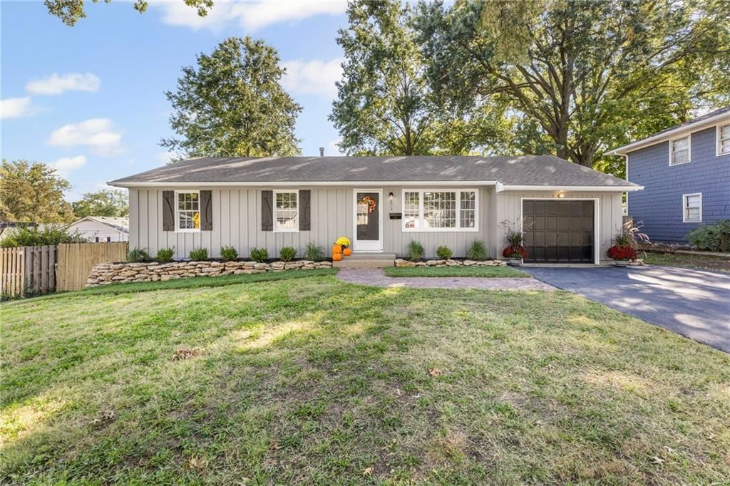 8315 W 91st Terrace, Overland Park, KS