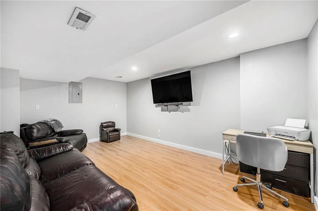 19 SW Whitlock Drive — photo 17