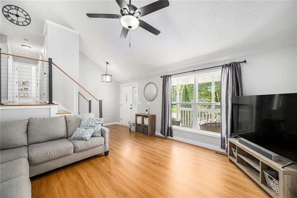 19 SW Whitlock Drive — photo 4
