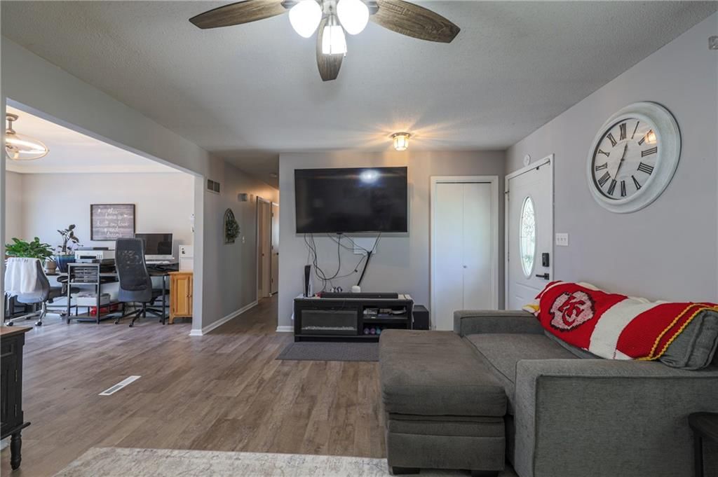 403 Ridgeway Drive — photo 6