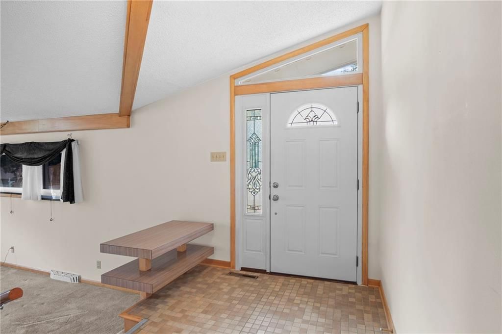 1720 Linden Lane — photo 6