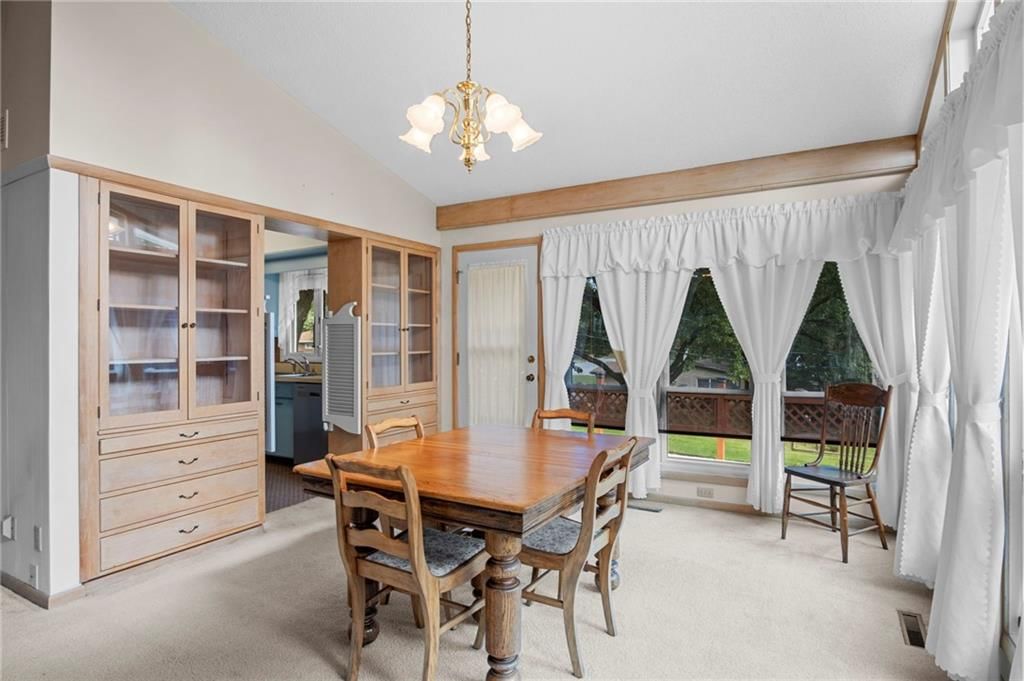 1720 Linden Lane — photo 9