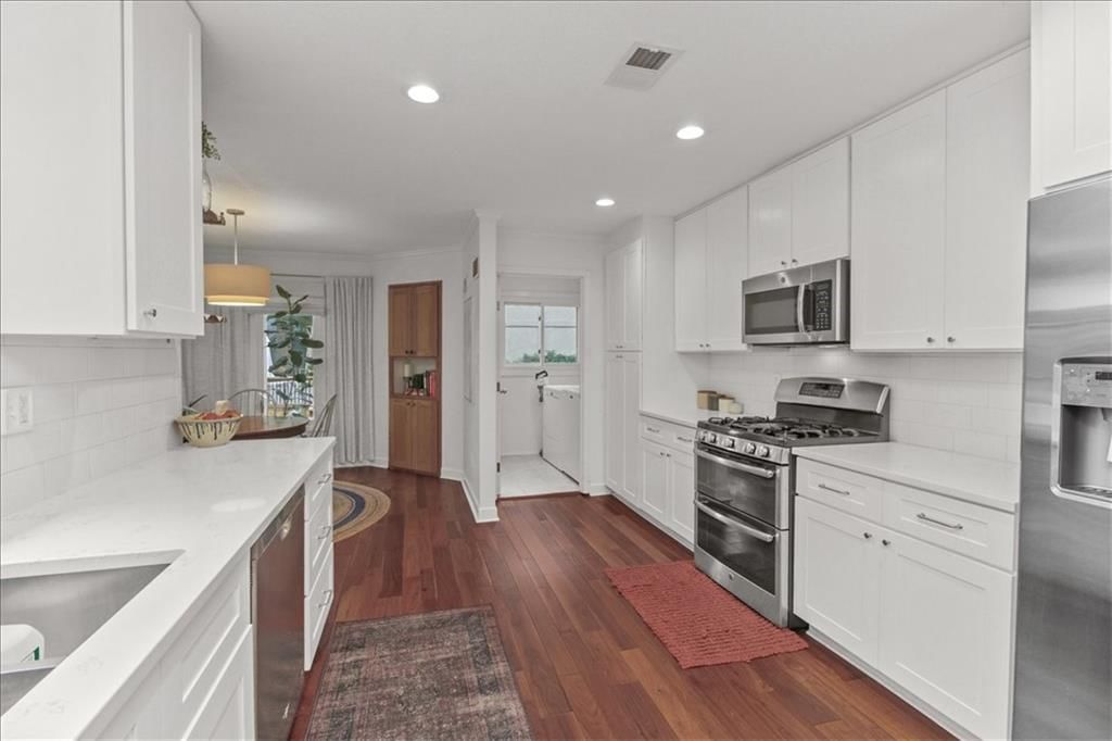 203 NE Shoreview Drive — photo 13