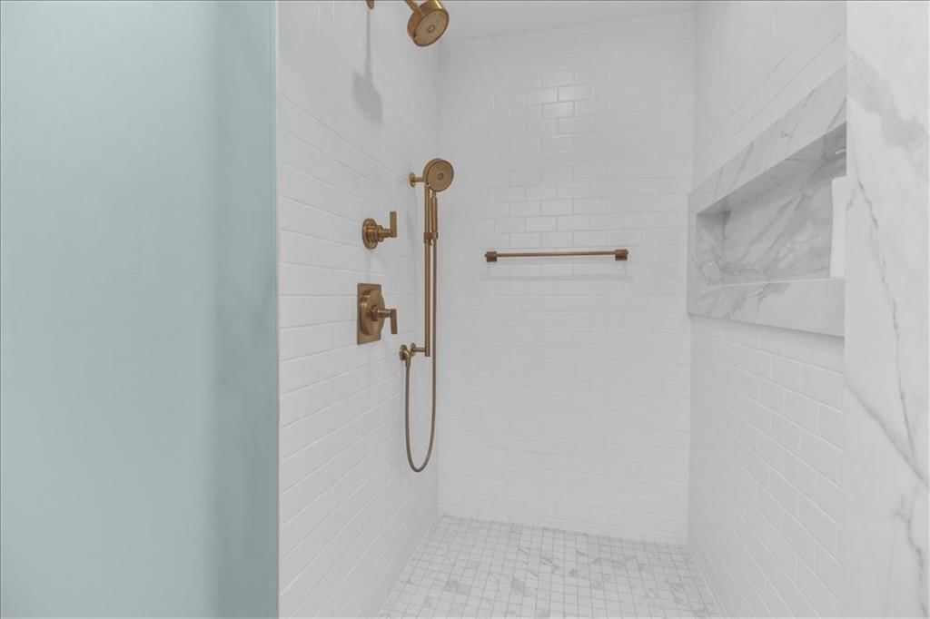 203 NE Shoreview Drive — photo 20