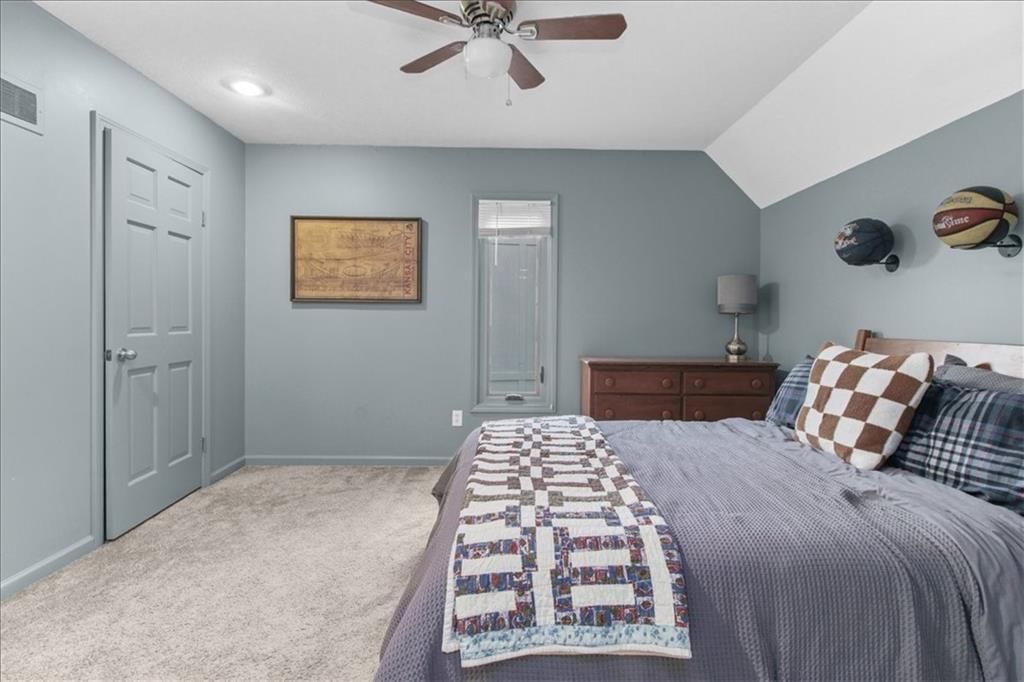 203 NE Shoreview Drive — photo 24