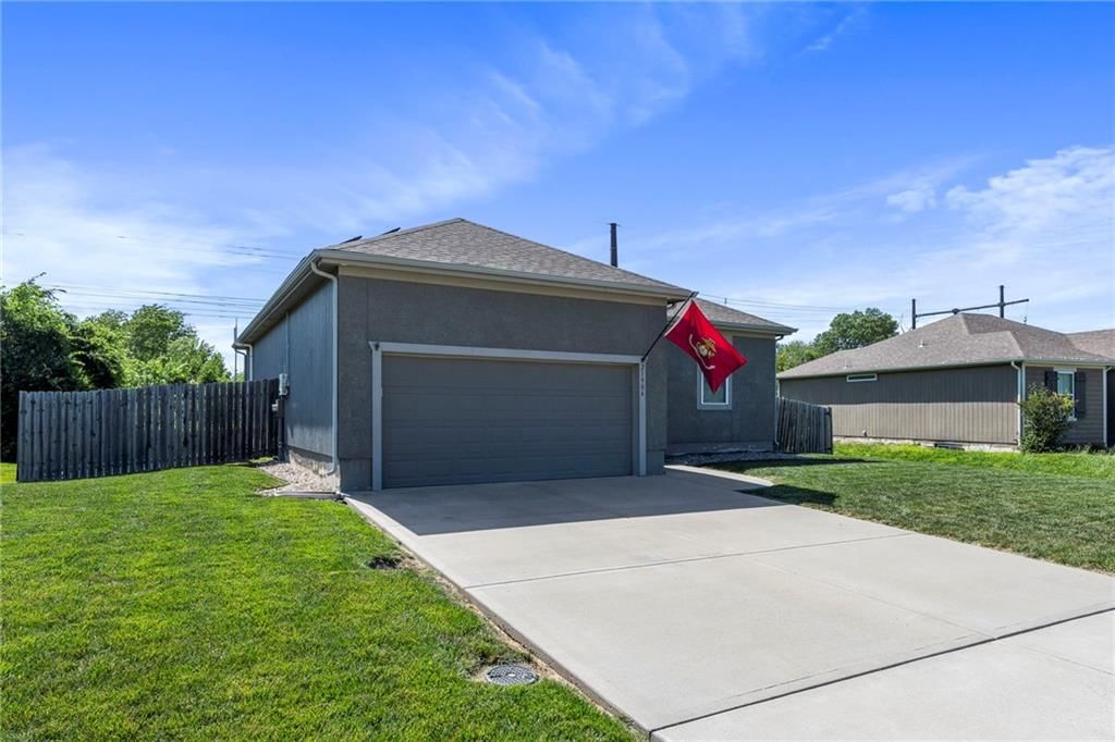 21904 Crystal Avenue — photo 2