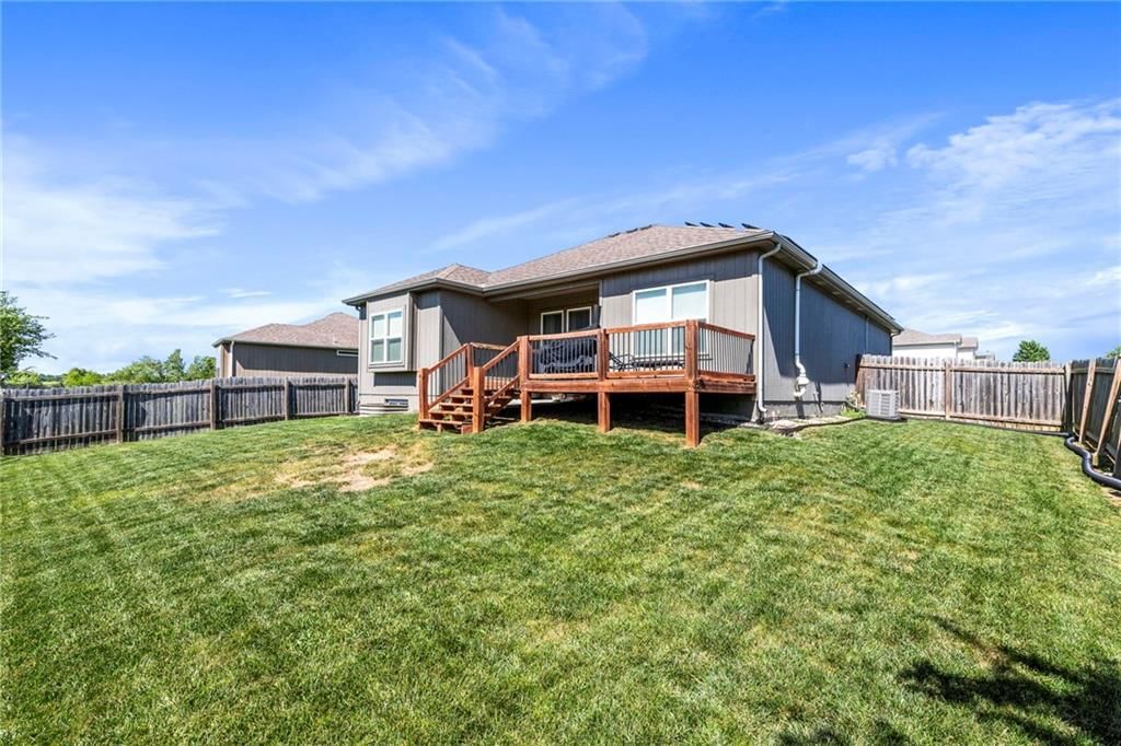 21904 Crystal Avenue — photo 38
