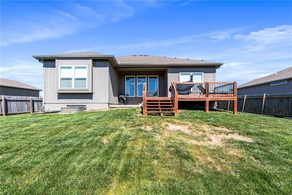 21904 Crystal Avenue — photo 39