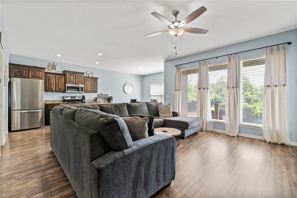 21904 Crystal Avenue — photo 5