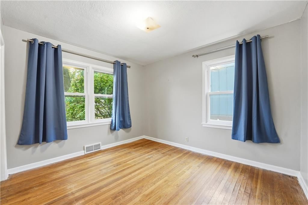 7308 W 75th Street — photo 13