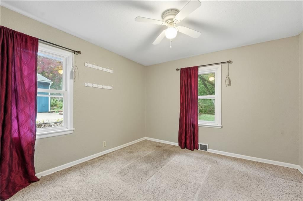 7308 W 75th Street — photo 17