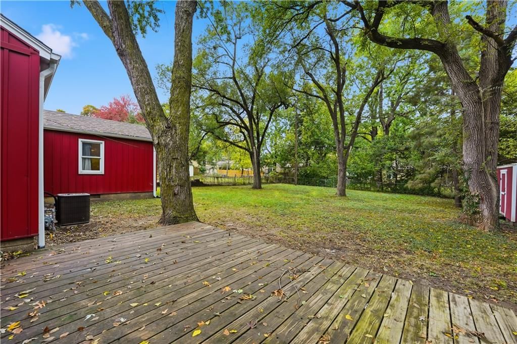 7308 W 75th Street — photo 22