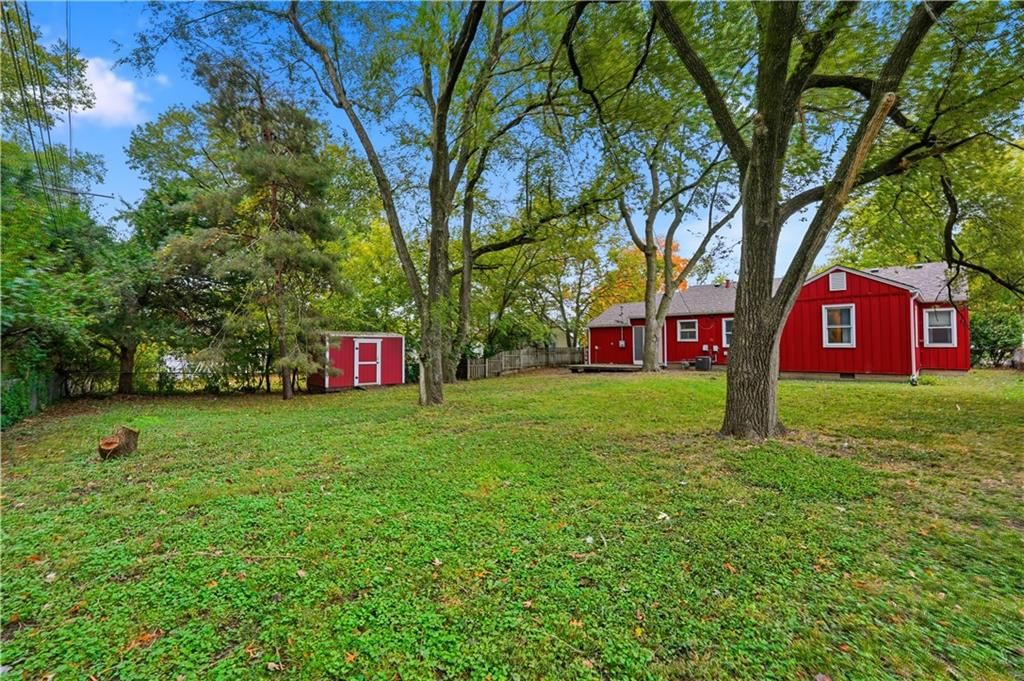 7308 W 75th Street — photo 24