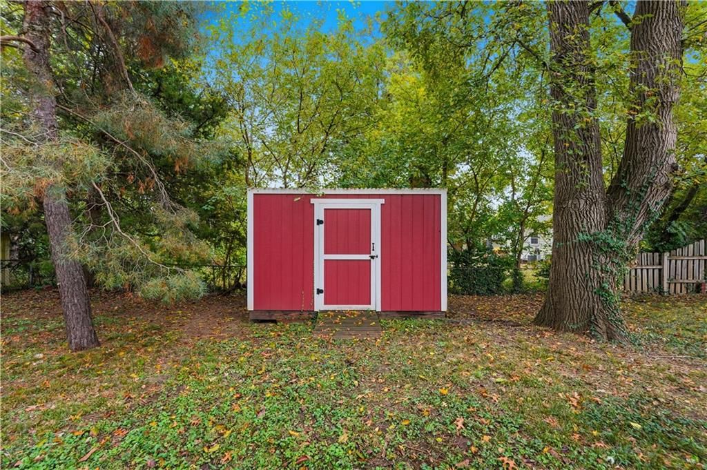 7308 W 75th Street — photo 25