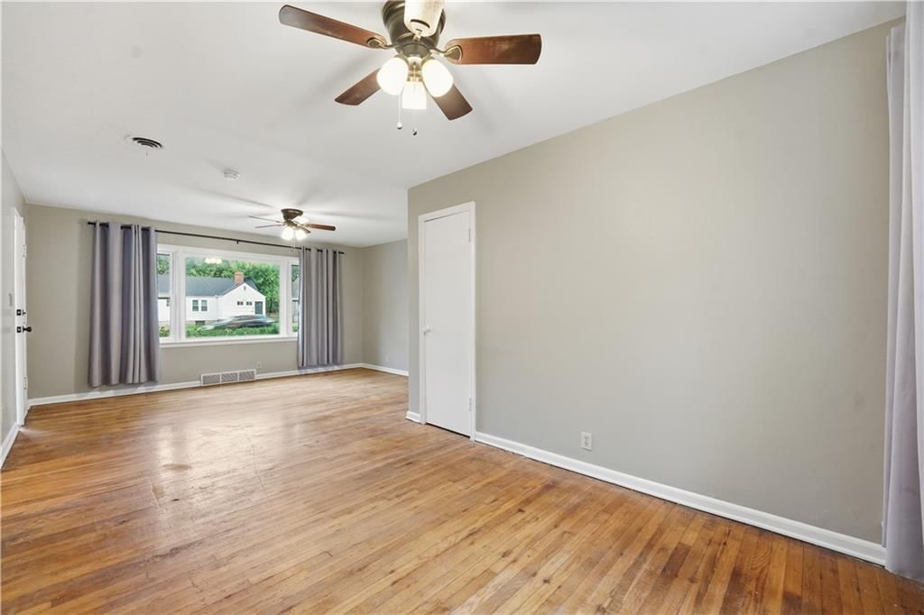 7308 W 75th Street — photo 8