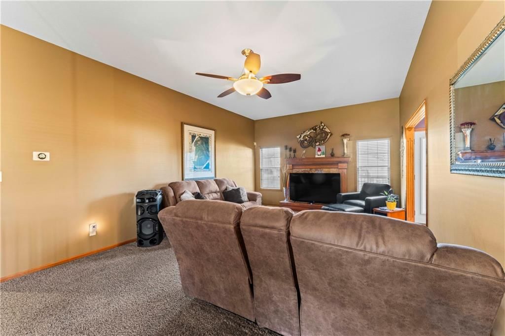 636 SW Lakeview Drive — photo 6