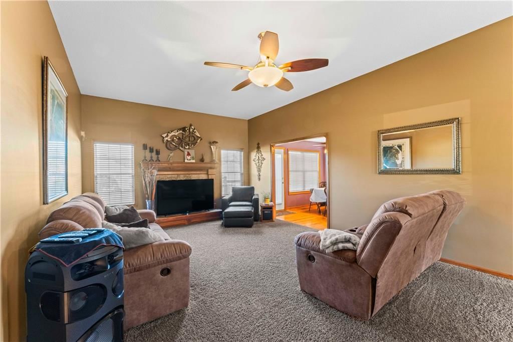 636 SW Lakeview Drive — photo 7