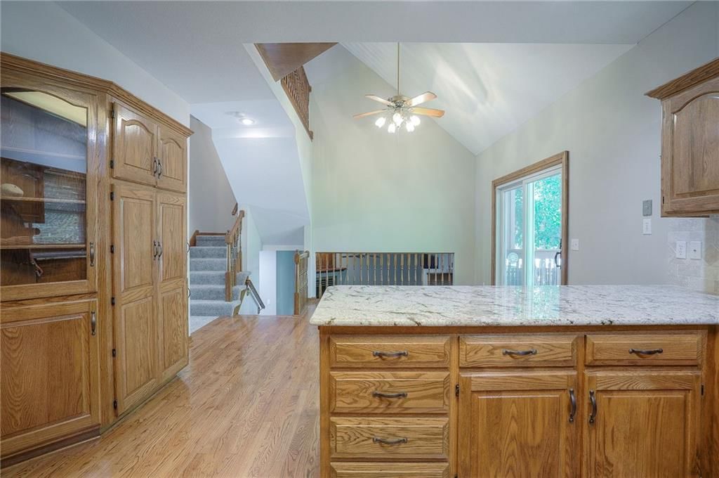 1404 Oakwood Drive — photo 17