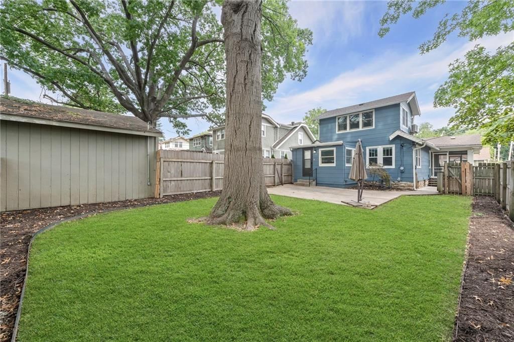 635 E 61ST Street — photo 14