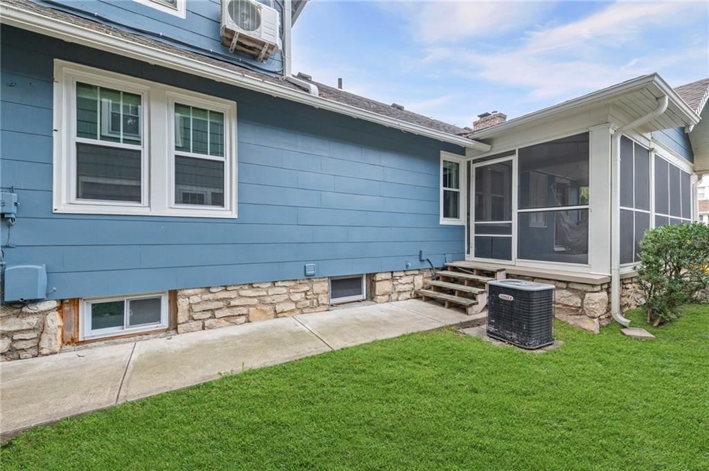 635 E 61ST Street — photo 17
