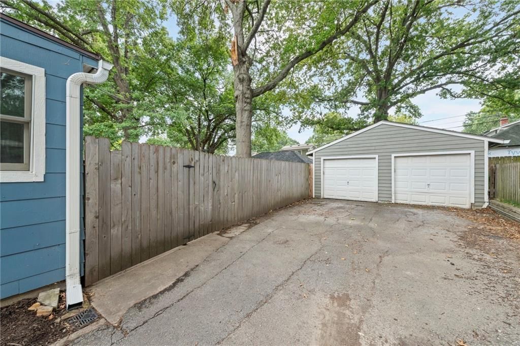 635 E 61ST Street — photo 18