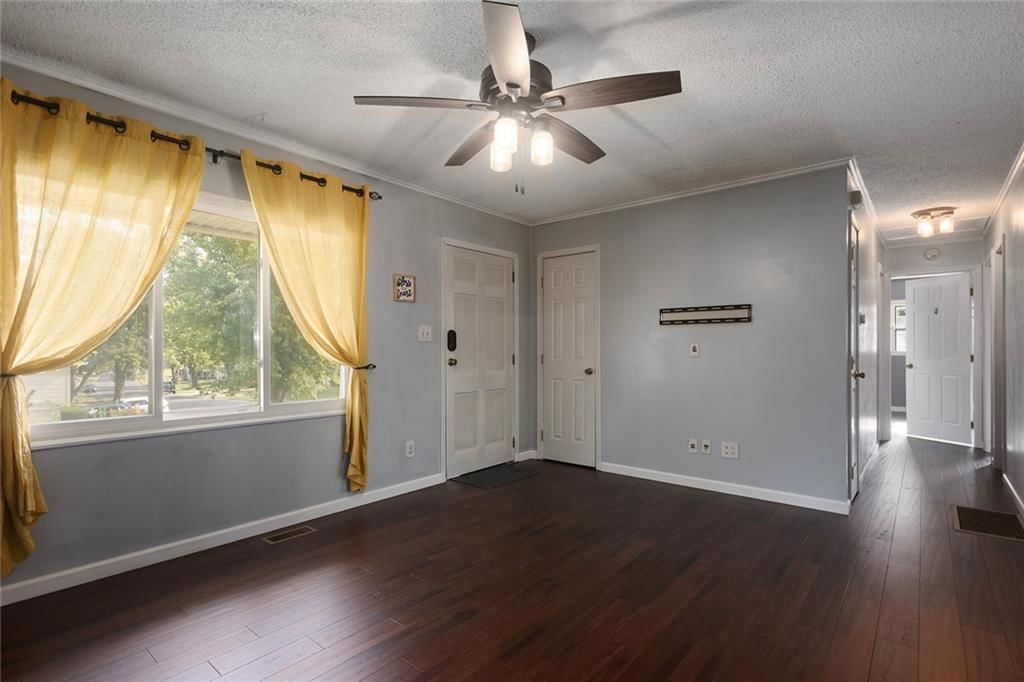 2410 Briarcliff Avenue — photo 8