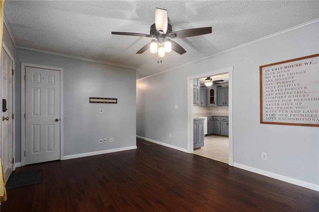 2410 Briarcliff Avenue — photo 9