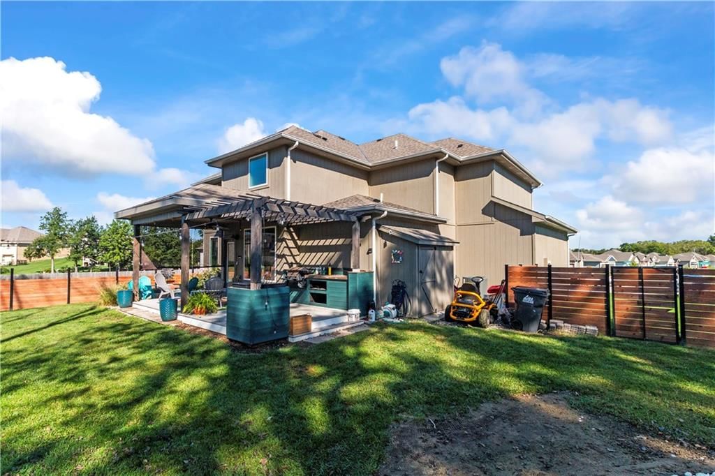 1401 NW Hickory Ridge Court — photo 34