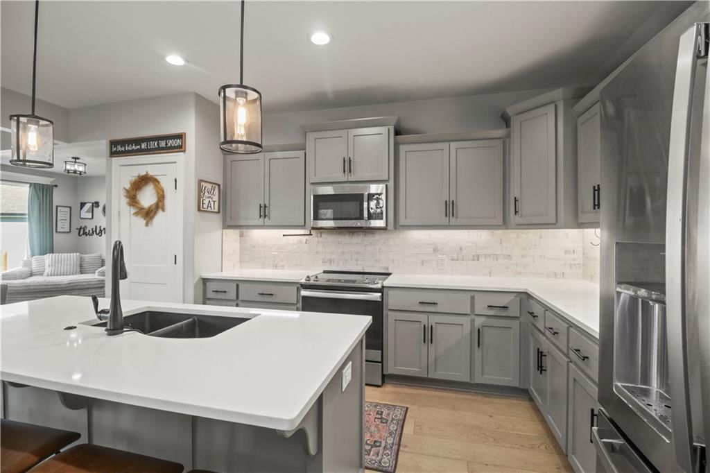 1401 NW Hickory Ridge Court — photo 8