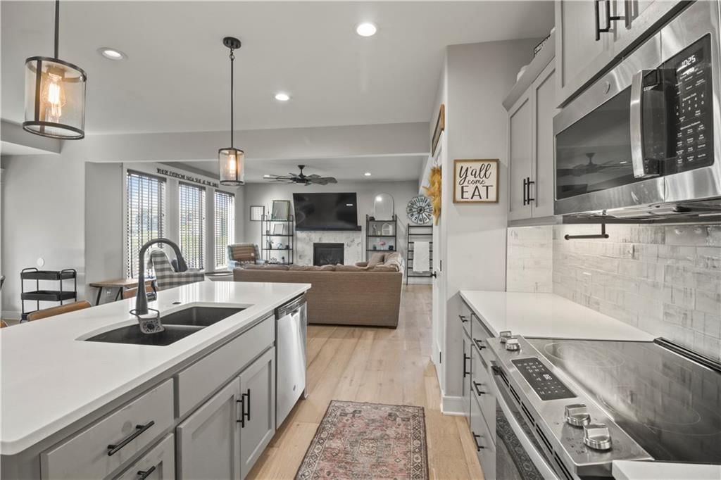 1401 NW Hickory Ridge Court — photo 10