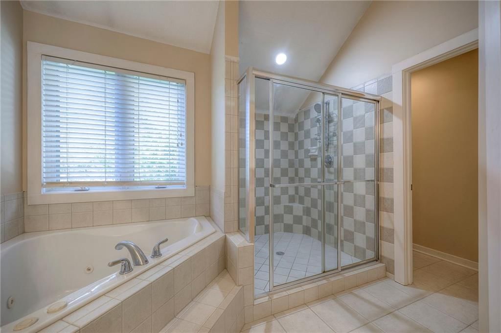 4420 Anderson Street — photo 28