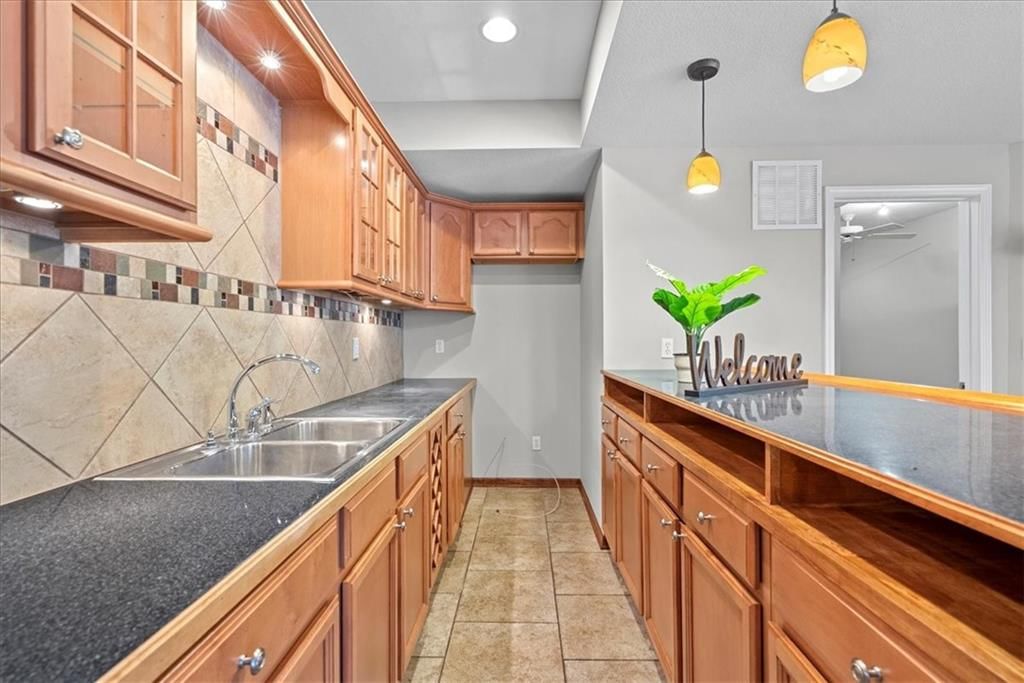21522 W 98th Terrace — photo 37