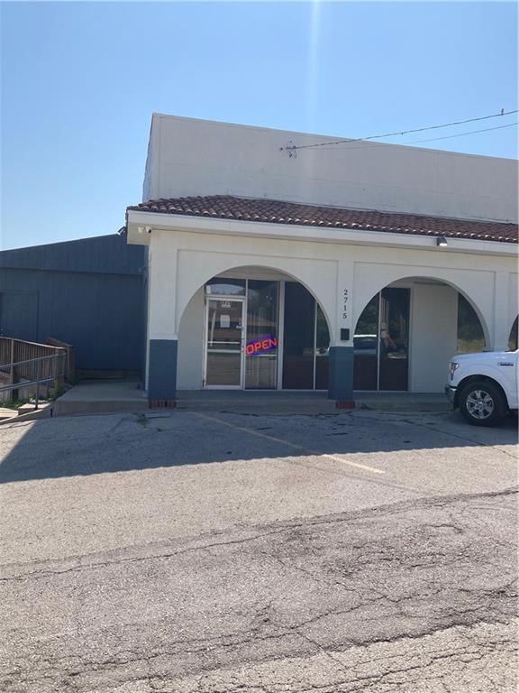 2715 N Belt Highway — photo 3