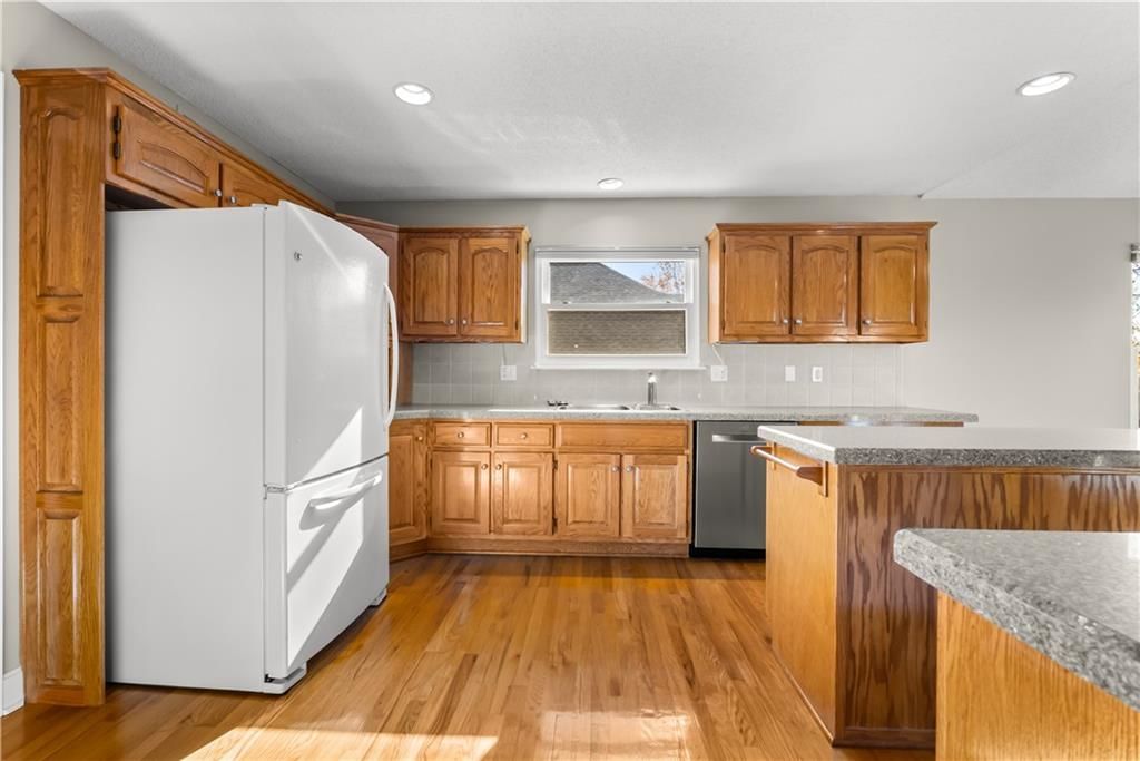 2413 NE Old Paint Road — photo 12