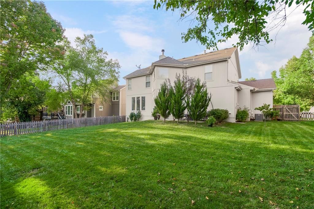 5901 W 153rd Terrace — photo 32