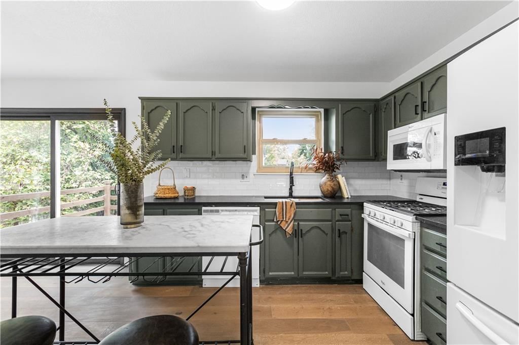 2112 SE 3rd Street — photo 3