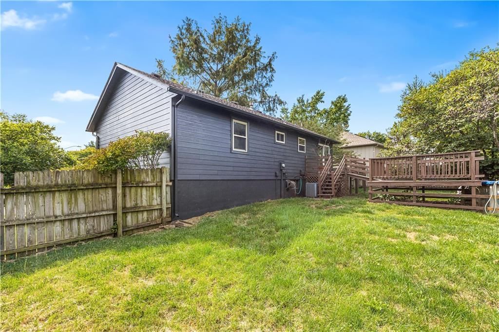 2112 SE 3rd Street — photo 34